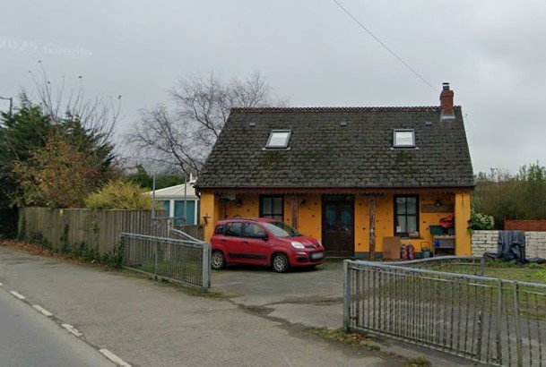 Plan to turn disused Crymych shop into home