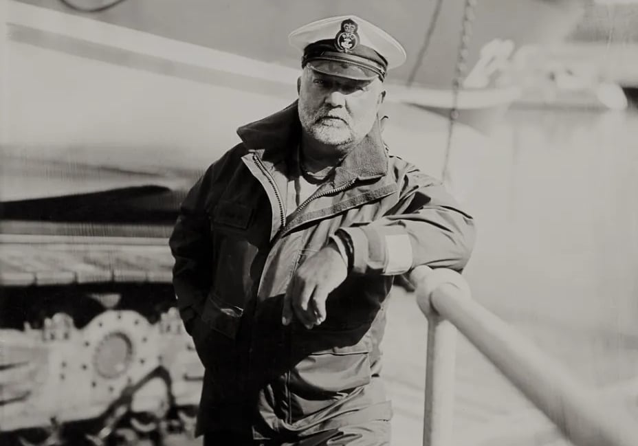 New Quay RNLI coxswain Daniel Potter stands down after 32 years