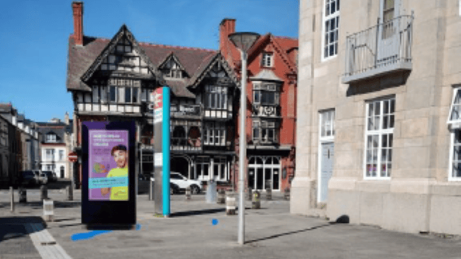 Train station digital ad screens given go-ahead