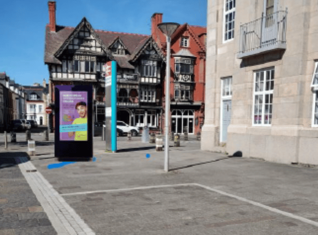 Train station digital ad screens given go-ahead