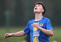 Llanuwchllyn dig deep to strengthen title charge