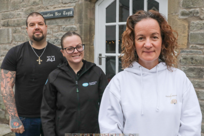 Instructor David Hughes (Alpha Training Unit), Kelsey Reed (PACT) and class organiser Janatha Carden. Photo: Rick Matthews