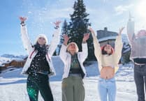 O Gonwy i Gaerdydd: Cyfarfod cystadleuwyr Amour & Mynydd