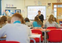 Applications open for Welsh-speaking teachers to retrain to work in secondary schools