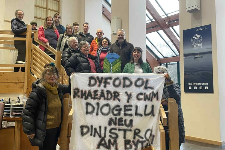 Anti hydro scheme campaigners