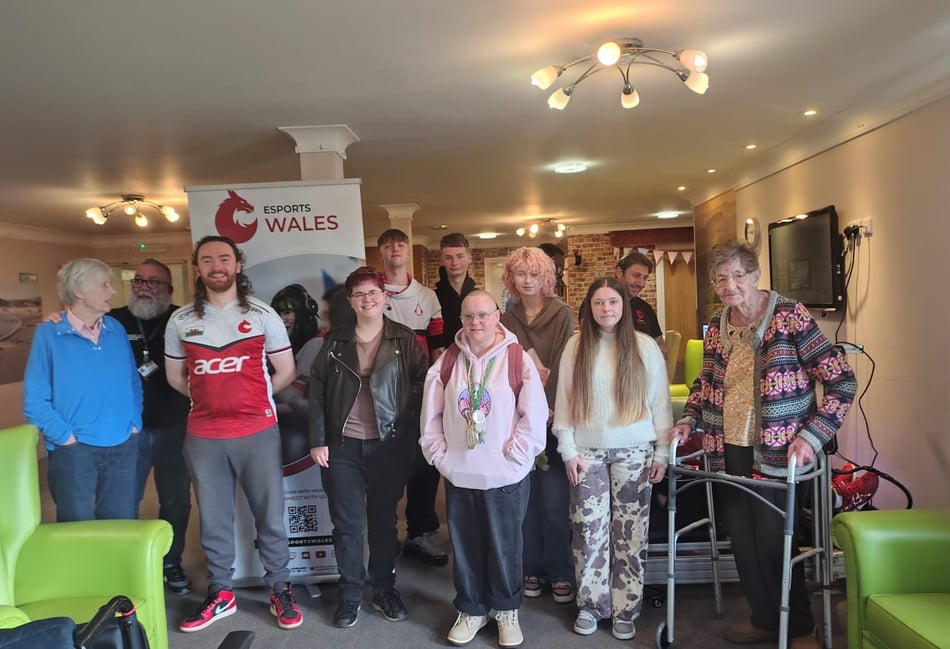 Retro gaming brings old and young together 