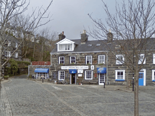 Man threatened to burn down Porthmadog pub