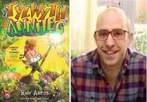 Nofel graffeg llawn hiwmor gan Huw Aaron i apelio at blant