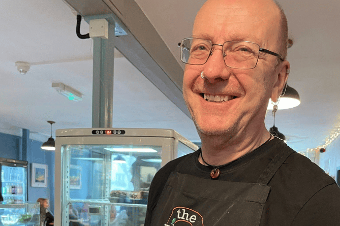 Wil Wild of the Wild Oak Cafe shares customer conversation starters in Cymraeg