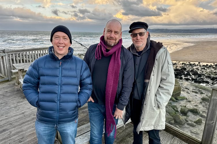 Emlyn Gomer, Geth Tomos, Henry Priestman