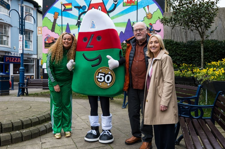 Aleighcia Scott, Mistar Urdd, Wyn Mel a Sian Lewis