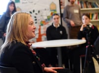 Programme to connect young people with politicians