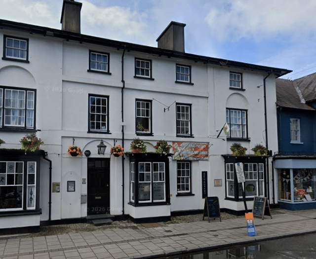 Alcohol ban for Aberarth man who assaulted two men in Lampeter pub