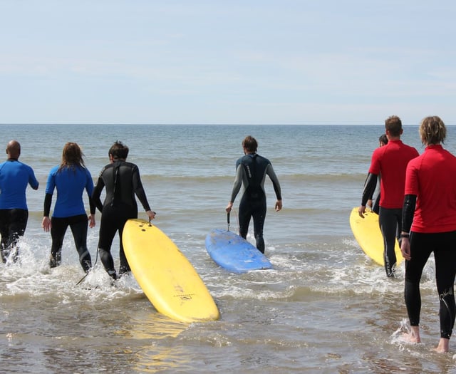 Young people benefit from surf therapy