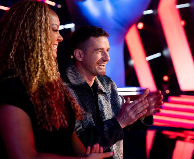 Galw am sicrwydd cyllid tymor hir