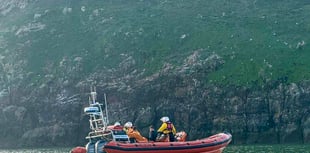 Criccieth RNLI rescues jet skiers