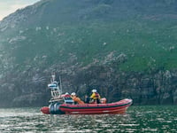 Criccieth RNLI rescues jet skiers
