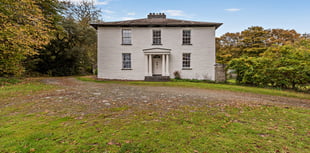 Georgian country house for sale with its own woodland 