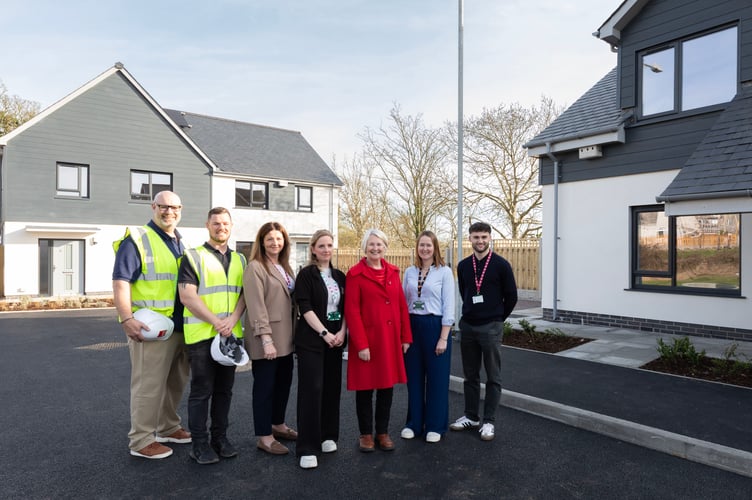 North Wales Housing welcomed Siân Gwenllian MS, Jennifer Johnson from Gwynedd Council, Bethan Parry Jones, clerk of Llanystumdwy council, and representatives from the local community council to Cae’r Felin