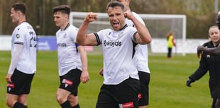 Lakesiders net five to stay in the fight