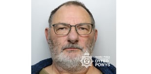 Social worker jailed for communication with teenage girl