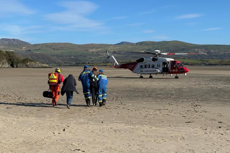 Criccieth rescue teams help injured teen. Photo: Criccieth RNLI