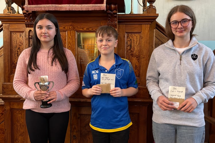 Canu Emyn 12-16: 1, Cadi Aur; 2, Rhion Davies; 3, Mari Gwenllian
