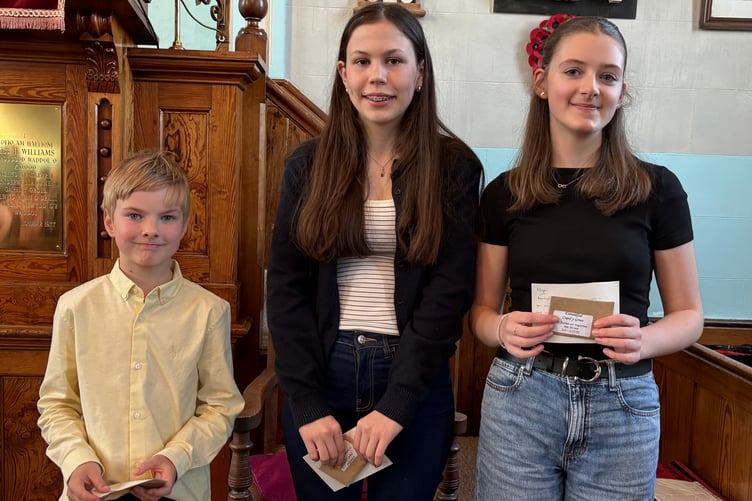 Darllen o’r Ysgruthur dan 16: 1, Magw Thomas; 2, Awen Davies; 3, Ilan Rhun Phillips