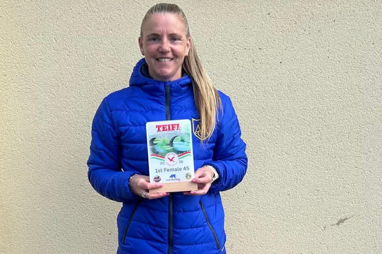 Gail Evans, winner of the F45 at the Teifi 10 miles race