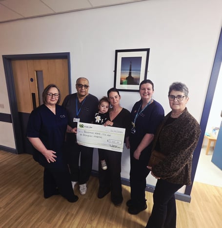 Louise Gittens, Ward Sister on Rhiannon Ward; Sammy Mohammed, Consultant Surgeon; Ceri and her daughter; Cerys Davies, Senior Sister on ICU; and Ceri’s mum, Debbie