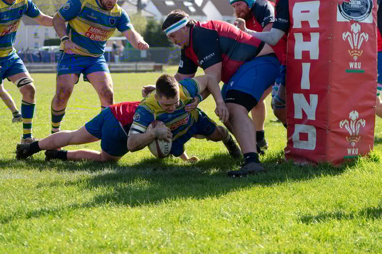 Aberaeron turned on the style in the closing stages