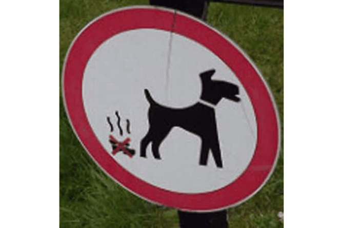  Dog fouling sign. Photo: Elliott Brown