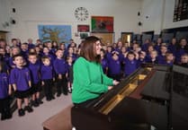 Ysgol Bro Preseli a Einir Dafydd yn rhyddhau sengl newydd