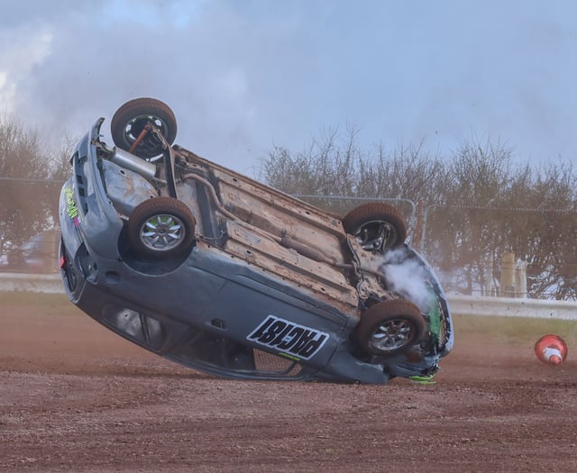 Pendine thunder: Autograss season opens with drama and a rollover