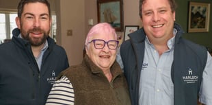 Porthdinllaen's pub celebrates partnership with Harlech Foodservice