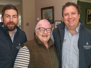 Porthdinllaen's pub celebrates partnership with Harlech Foodservice