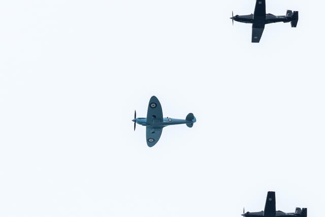 Photographer captures moment Spitfire flies over Barmouth