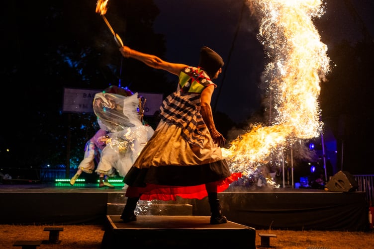 Osian Meilir, artist dawns a choreograffydd