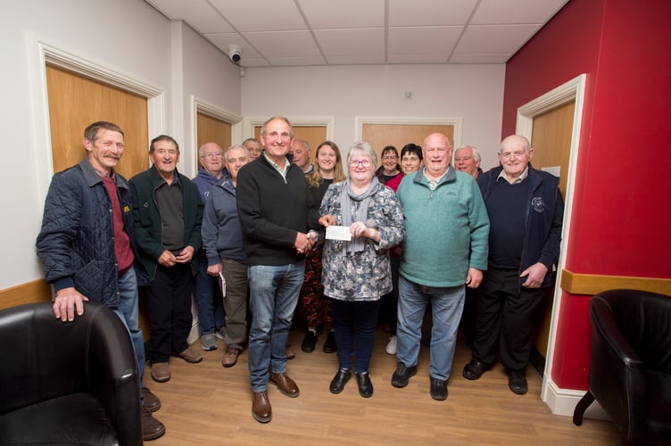 Lampeter Agricultural Society presenting a cheque