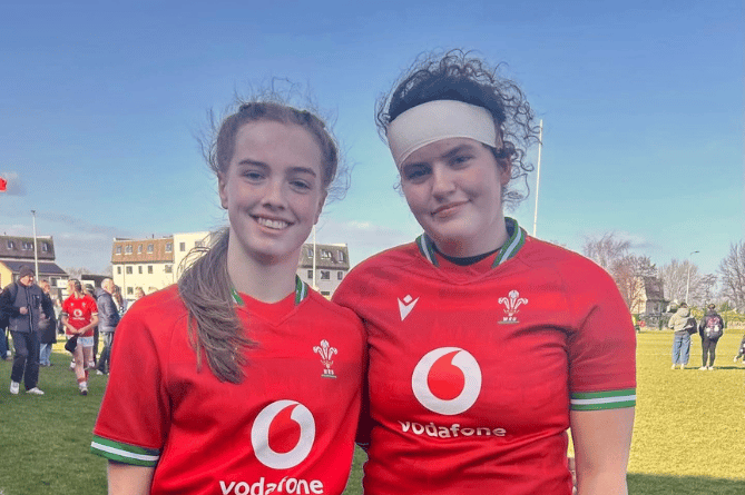 Alaw Roberts and Efa Thorp