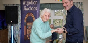 Dementia singalong brings Gwynedd libraries to life