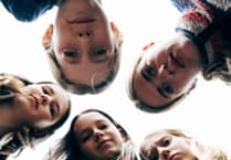Penne Orenne yn rhyddhau EP newydd