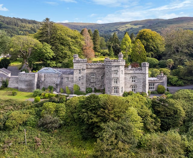Discover Glandyfi Castle at wedding open day