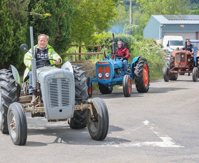 Drefach Tractor Run raises money for charity
