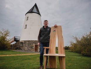 Môn wrth galon Cadair a Choron Eisteddfod yr Urdd 2026