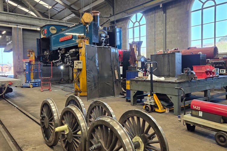 The system allows the locomotive to operate with virtually no sparks