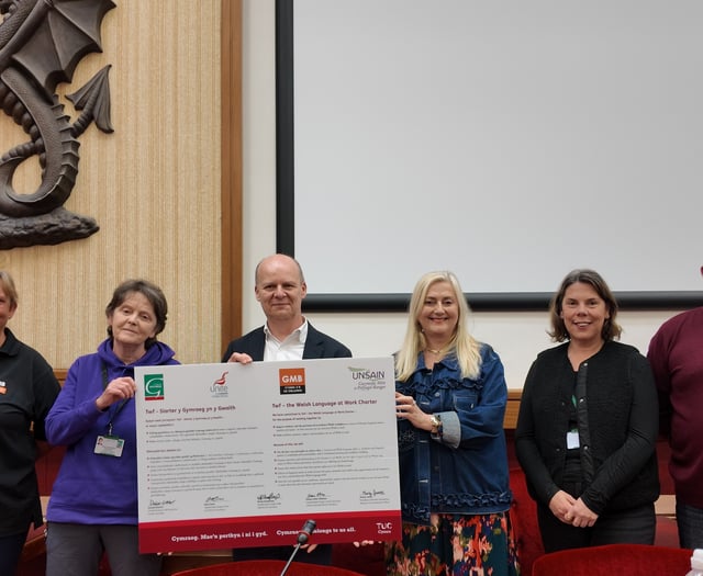 Gwynedd Council first in Wales to sign Welsh Language at Work Charter