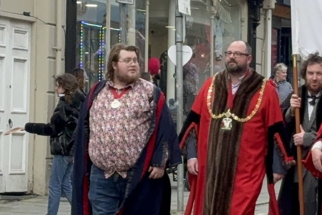 Kinky sext councillor now in bed with Plaid Cymru