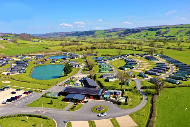 Mid Wales leisure park hosts Sunflower Sprint for cancer charity