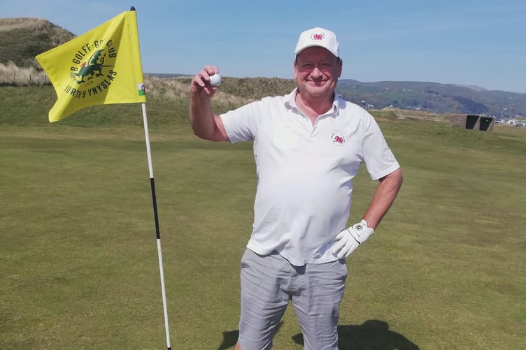 Tom Hayes of OUGS following his hole in one at the 9th hole